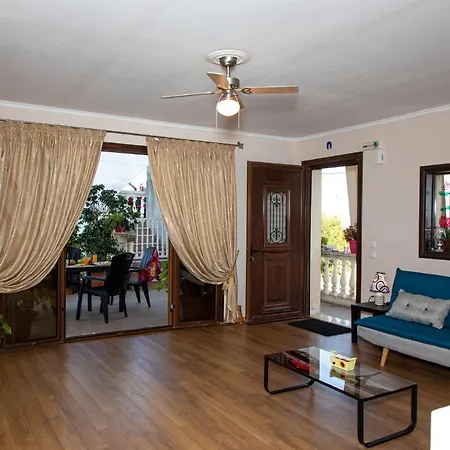 G And A House Apartment