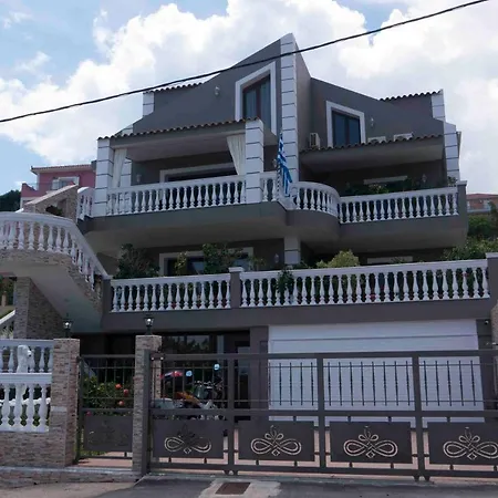 G And A House 公寓